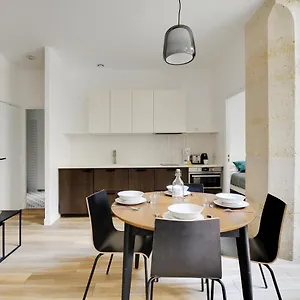  Apartment Chic -2br-6p- Oberkampf-republique France