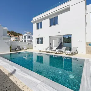 Bay #13 Villa